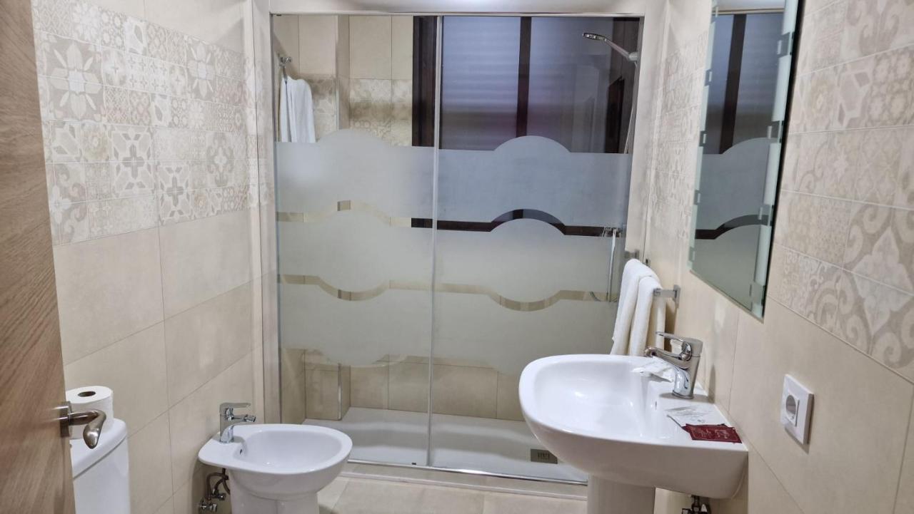 Hotel Nuevo Еспартинас Екстериор снимка